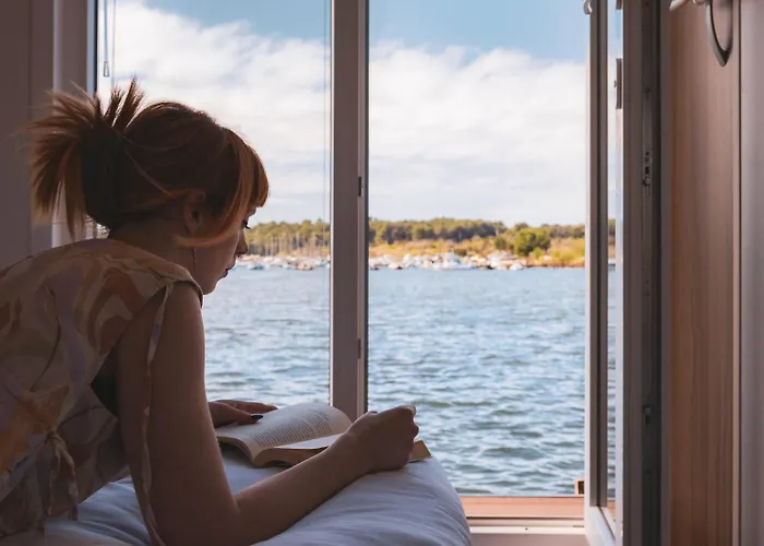 公寓 Hausboot Astrid - Floating House