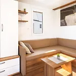 Hausboot Astrid - Floating House 풀라