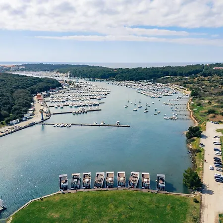 Appartement Hausboot Astrid - Floating House Pula