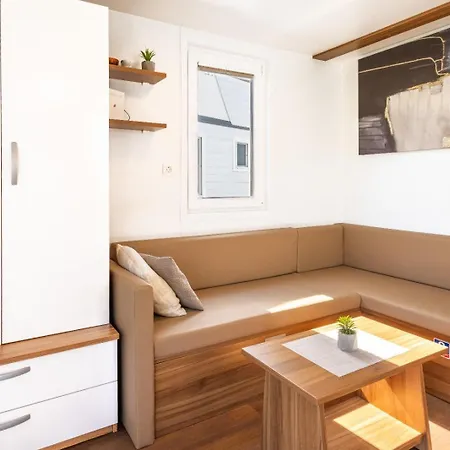 Hausboot Astrid - Floating House Pula