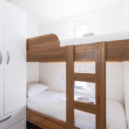 Hausboot Astrid - Floating House * Пула